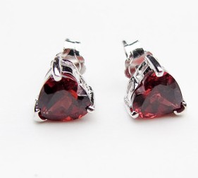 Fashionable silver earring